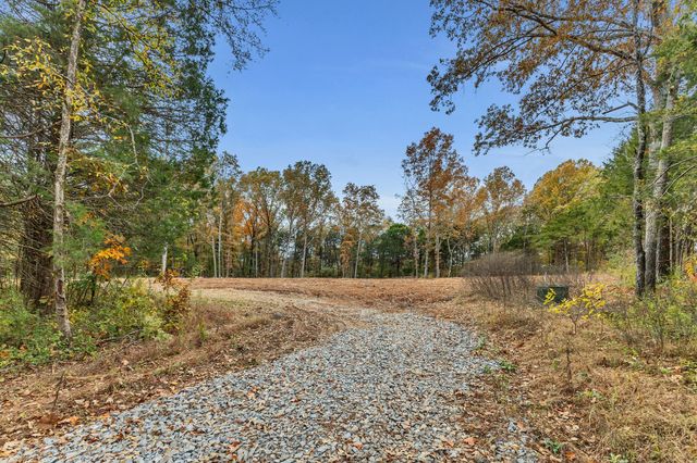 4136 Shores Rd, Murfreesboro, TN 37128