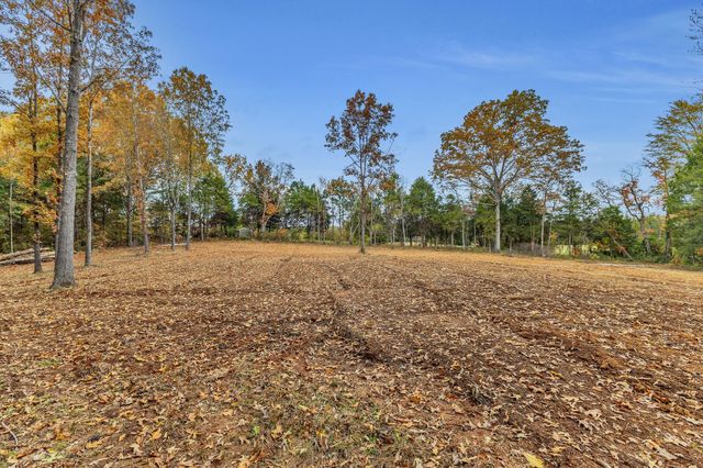 4136 Shores Rd, Murfreesboro, TN 37128