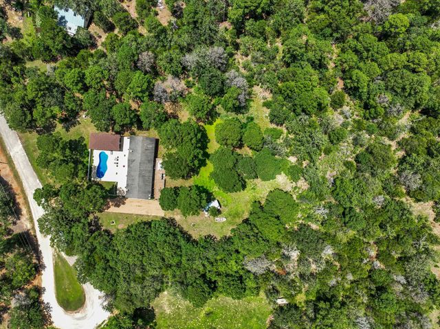 438 Kellar RD, Smithville, TX 78957