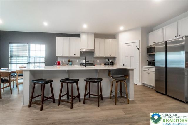 820 Hendon Lane, North Catasauqua Bor, PA 18032