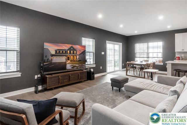 820 Hendon Lane, North Catasauqua Bor, PA 18032