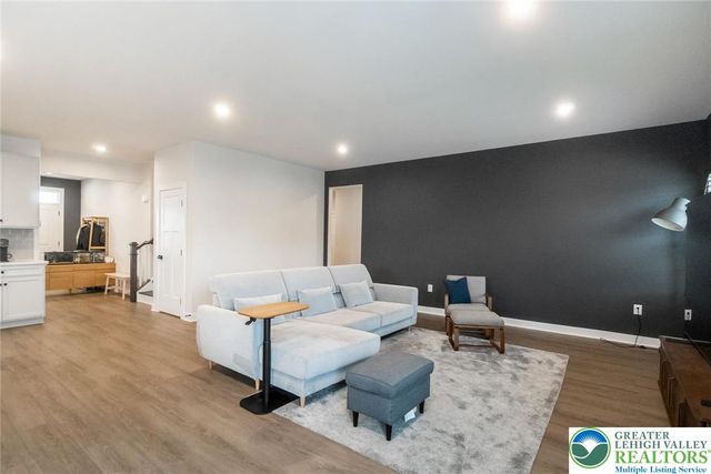 820 Hendon Lane, North Catasauqua Bor, PA 18032