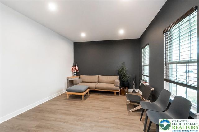 820 Hendon Lane, North Catasauqua Bor, PA 18032