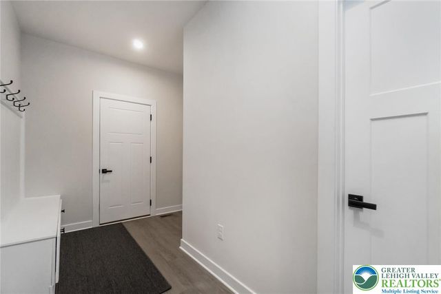 820 Hendon Lane, North Catasauqua Bor, PA 18032