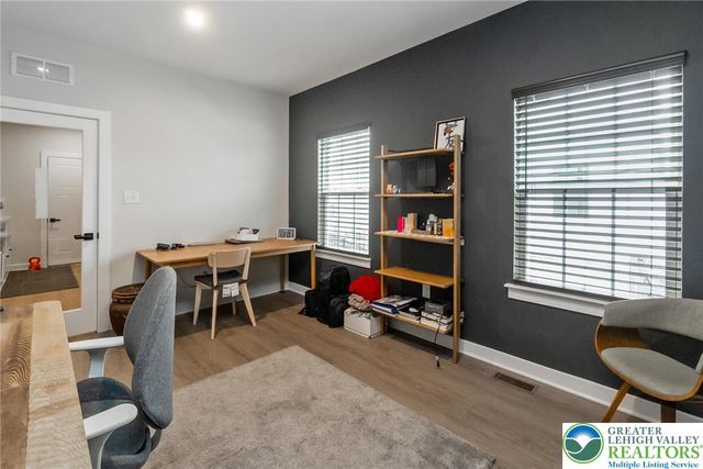 820 Hendon Lane, North Catasauqua Bor, PA 18032