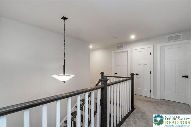 820 Hendon Lane, North Catasauqua Bor, PA 18032