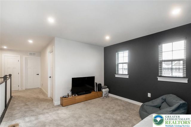 820 Hendon Lane, North Catasauqua Bor, PA 18032