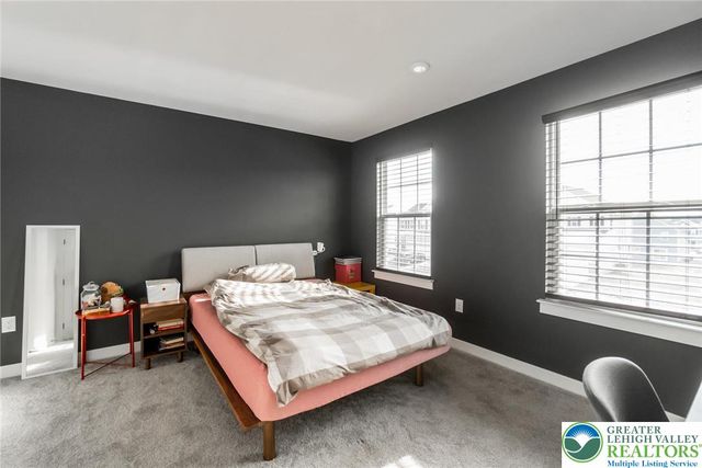 820 Hendon Lane, North Catasauqua Bor, PA 18032