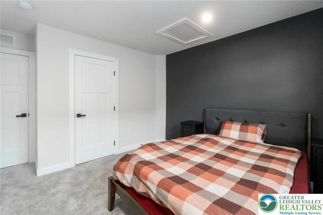 820 Hendon Lane, North Catasauqua Bor, PA 18032