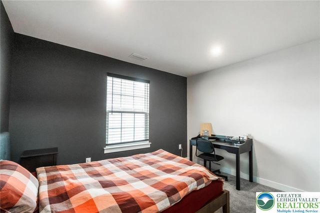 820 Hendon Lane, North Catasauqua Bor, PA 18032