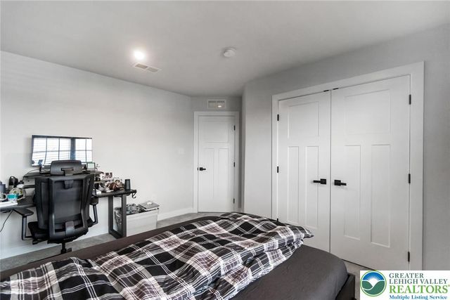 820 Hendon Lane, North Catasauqua Bor, PA 18032