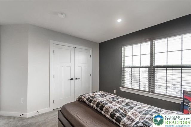 820 Hendon Lane, North Catasauqua Bor, PA 18032