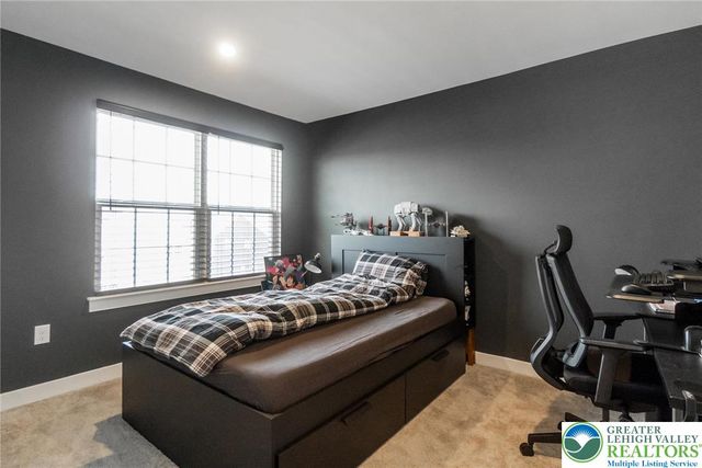 820 Hendon Lane, North Catasauqua Bor, PA 18032