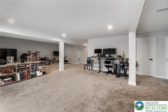 820 Hendon Lane, North Catasauqua Bor, PA 18032