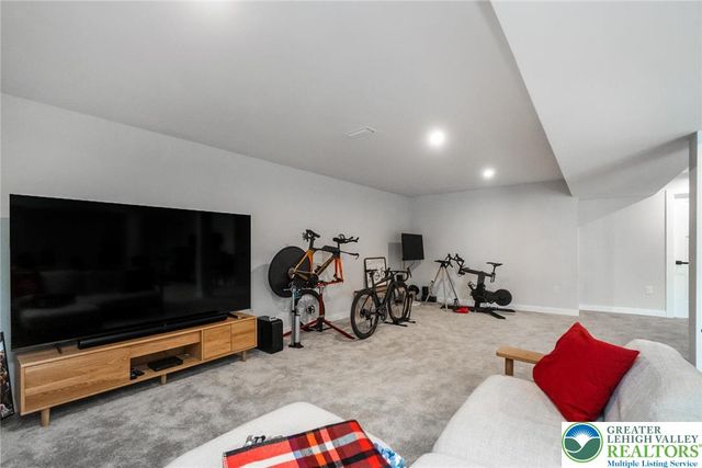 820 Hendon Lane, North Catasauqua Bor, PA 18032