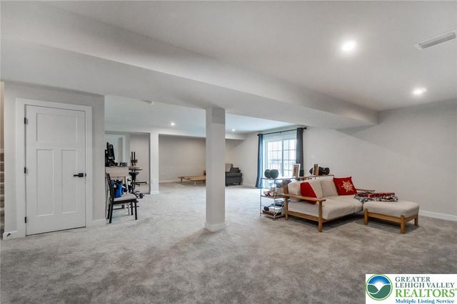 820 Hendon Lane, North Catasauqua Bor, PA 18032