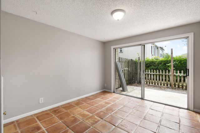 110 OLD ENGLISH Court, Jupiter, FL 33458