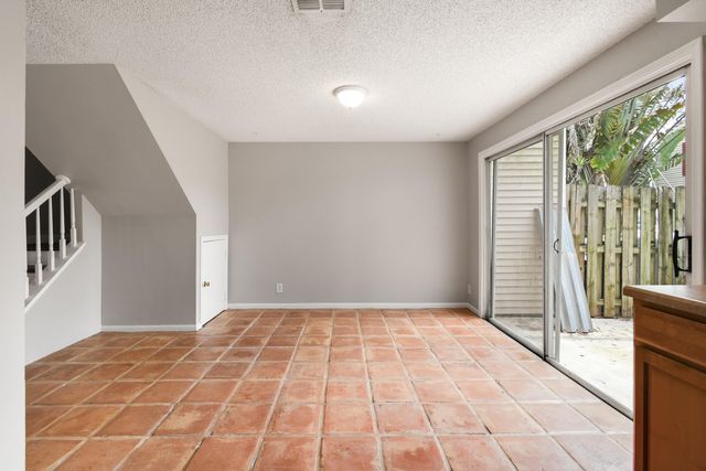 110 OLD ENGLISH Court, Jupiter, FL 33458