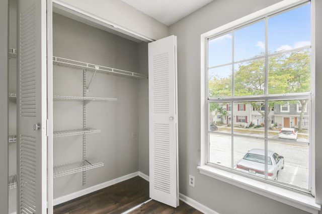 110 OLD ENGLISH Court, Jupiter, FL 33458