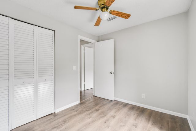 110 OLD ENGLISH Court, Jupiter, FL 33458