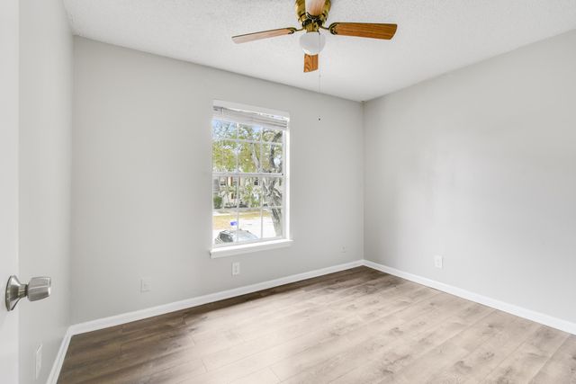 110 OLD ENGLISH Court, Jupiter, FL 33458