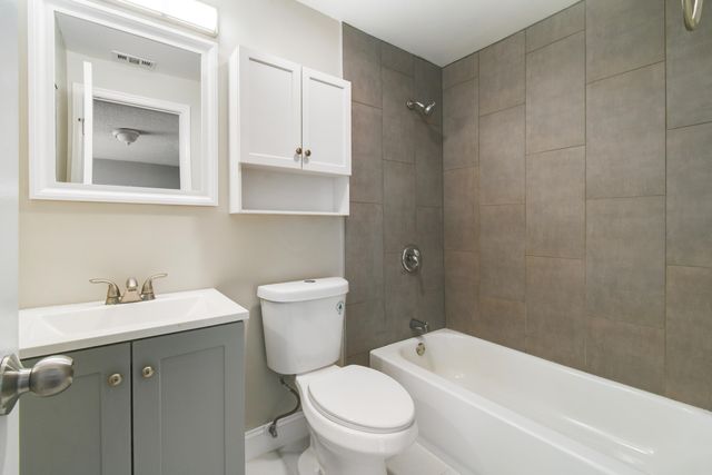 110 OLD ENGLISH Court, Jupiter, FL 33458