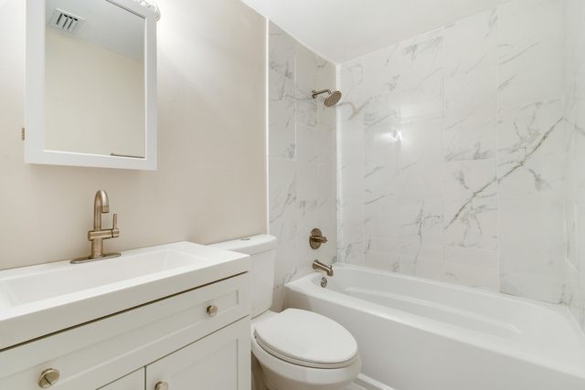 110 OLD ENGLISH Court, Jupiter, FL 33458