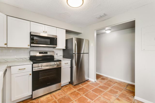 110 OLD ENGLISH Court, Jupiter, FL 33458