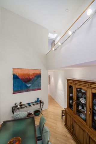 2729 N Hampden Court, Chicago, IL 60614