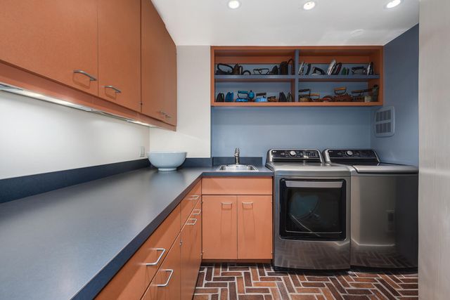 2729 N Hampden Court, Chicago, IL 60614