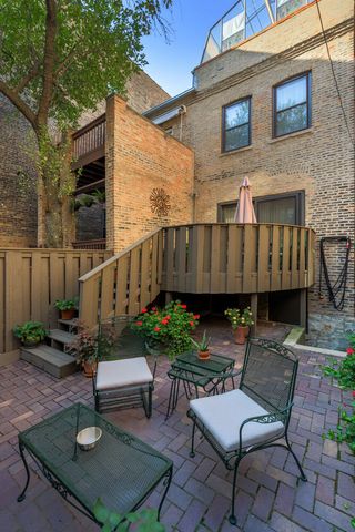 2729 N Hampden Court, Chicago, IL 60614