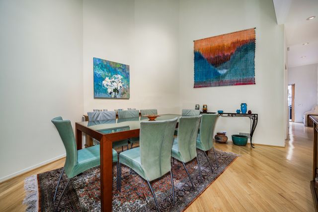 2729 N Hampden Court, Chicago, IL 60614