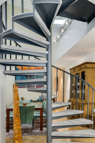 2729 N Hampden Court, Chicago, IL 60614