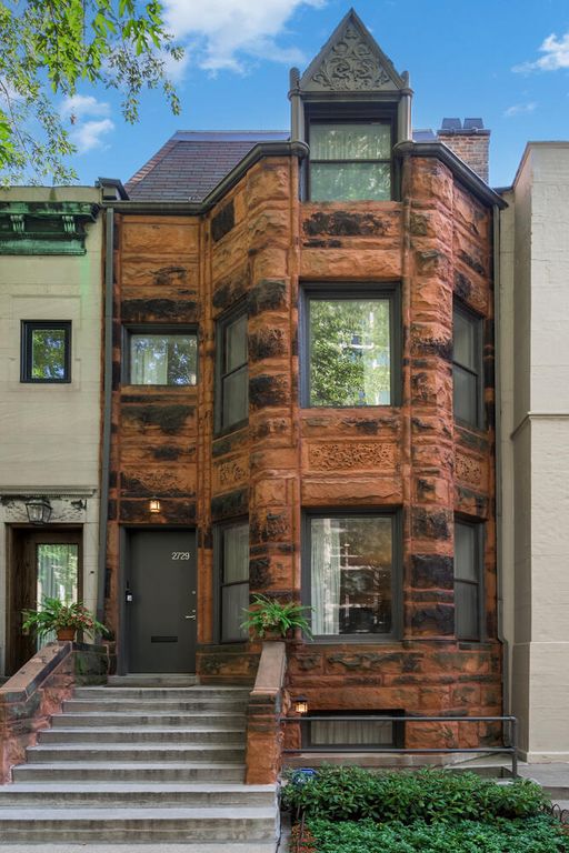 2729 N Hampden Court, Chicago, IL 60614