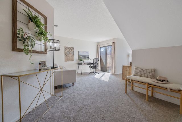 1907 E Vine Avenue, Visalia, CA 93292