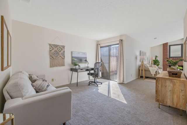 1907 E Vine Avenue, Visalia, CA 93292