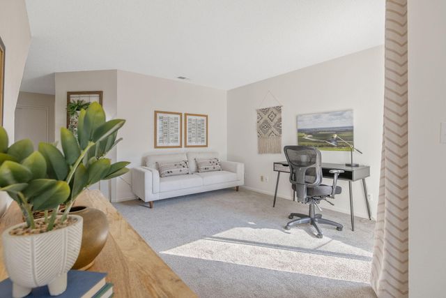 1907 E Vine Avenue, Visalia, CA 93292