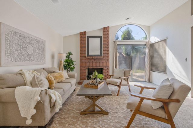 1907 E Vine Avenue, Visalia, CA 93292