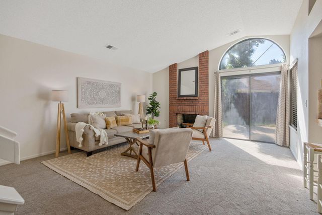 1907 E Vine Avenue, Visalia, CA 93292