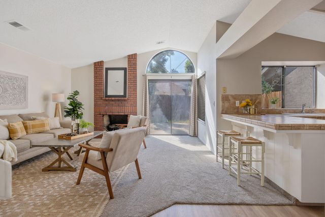 1907 E Vine Avenue, Visalia, CA 93292