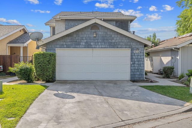 1907 E Vine Avenue, Visalia, CA 93292