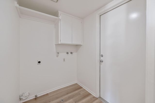 1907 E Vine Avenue, Visalia, CA 93292