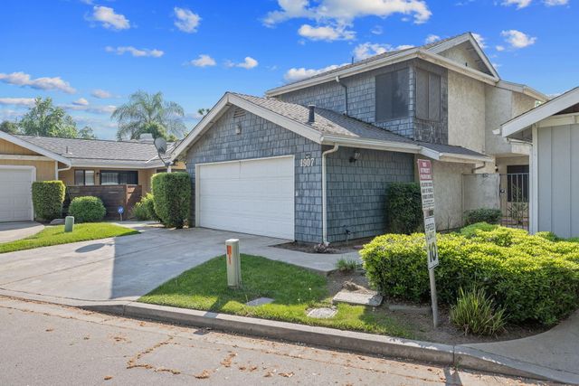 1907 E Vine Avenue, Visalia, CA 93292