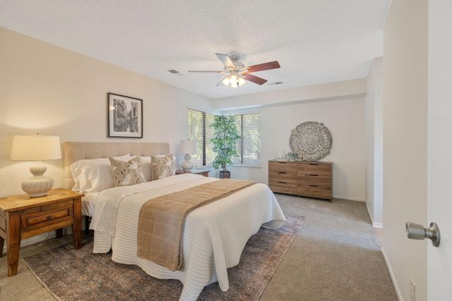 1907 E Vine Avenue, Visalia, CA 93292