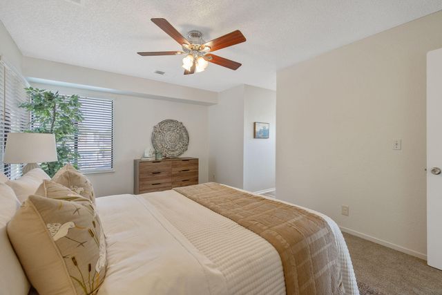 1907 E Vine Avenue, Visalia, CA 93292