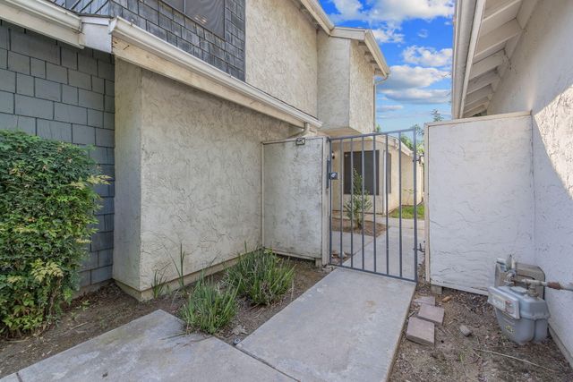 1907 E Vine Avenue, Visalia, CA 93292