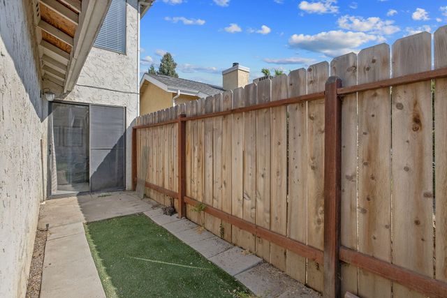 1907 E Vine Avenue, Visalia, CA 93292