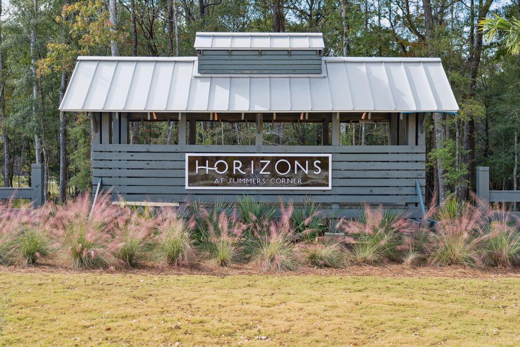 Image 8 of property listing at 1652 Locals Street, Summerville, SC 29485