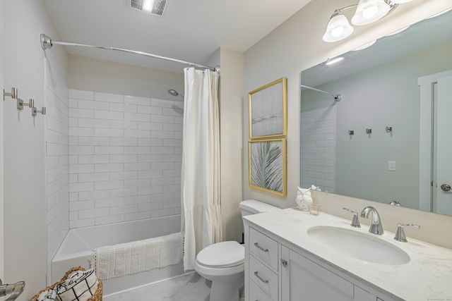 94 North Bridebrook Road 702, East Lyme, CT 06357