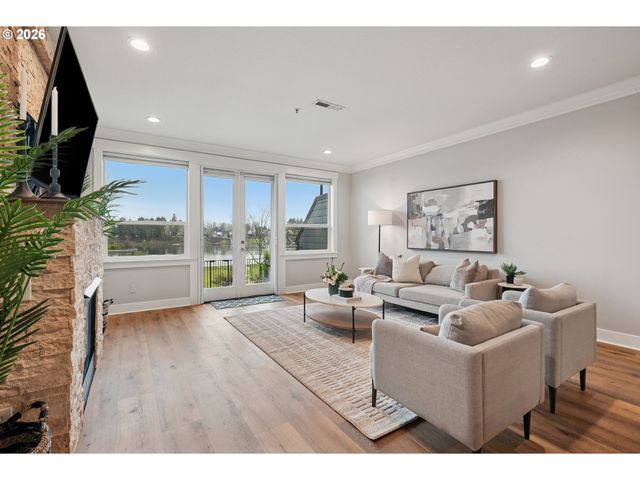 875 N HARBOUR Dr, Portland, OR 97217